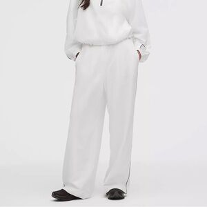 Lululemon Seersucker WovenAir High-Rise Pant Short